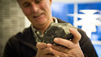 Sensasjonelt meteorittfunn i Oslo - 2,8 kilo romstein traff et hus