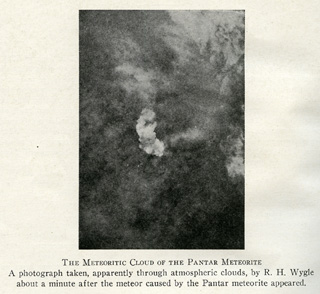 The Meteoritic Cloud of the Pantar Meteorite