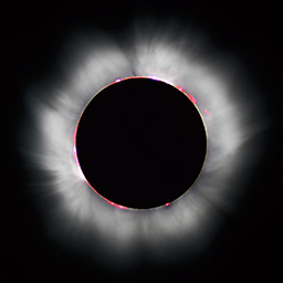 Total Solar eclipse 1999 in France. * Additional noise reduction performed by Diliff. Original image by Luc Viatour.