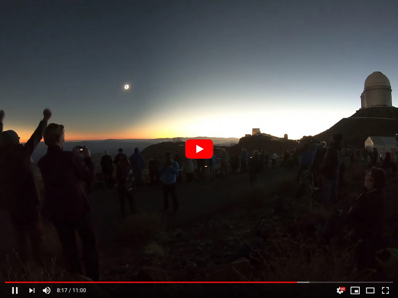 Total Solar eclipse, July 2, 2019, La Silla Observatory, Chile (timelapse x10) (Całkowite zaćmienie Słońca, 2 lipca 2019 r.)