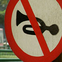 Kair - miasto, w hałasliwym mieście ten znak nie obowiązuje (fot. Wadi & Woreczko)